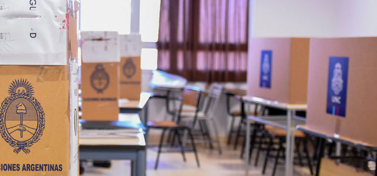 Elecciones en la UNC: hasta el 24 de agosto podrán inscribirse estudiantes, graduados y graduadas que opten por la modalidad postal Elecciones en la UNC: hasta el 24 de agosto podrán inscribirse estudiantes, graduados y graduadas que opten por la modalidad postal