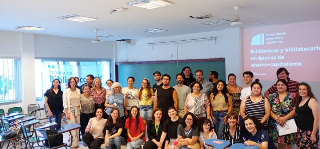 Se realizó el Encuentro de Egresades y Estudiantes 2024 Foto grupal del Encuentro